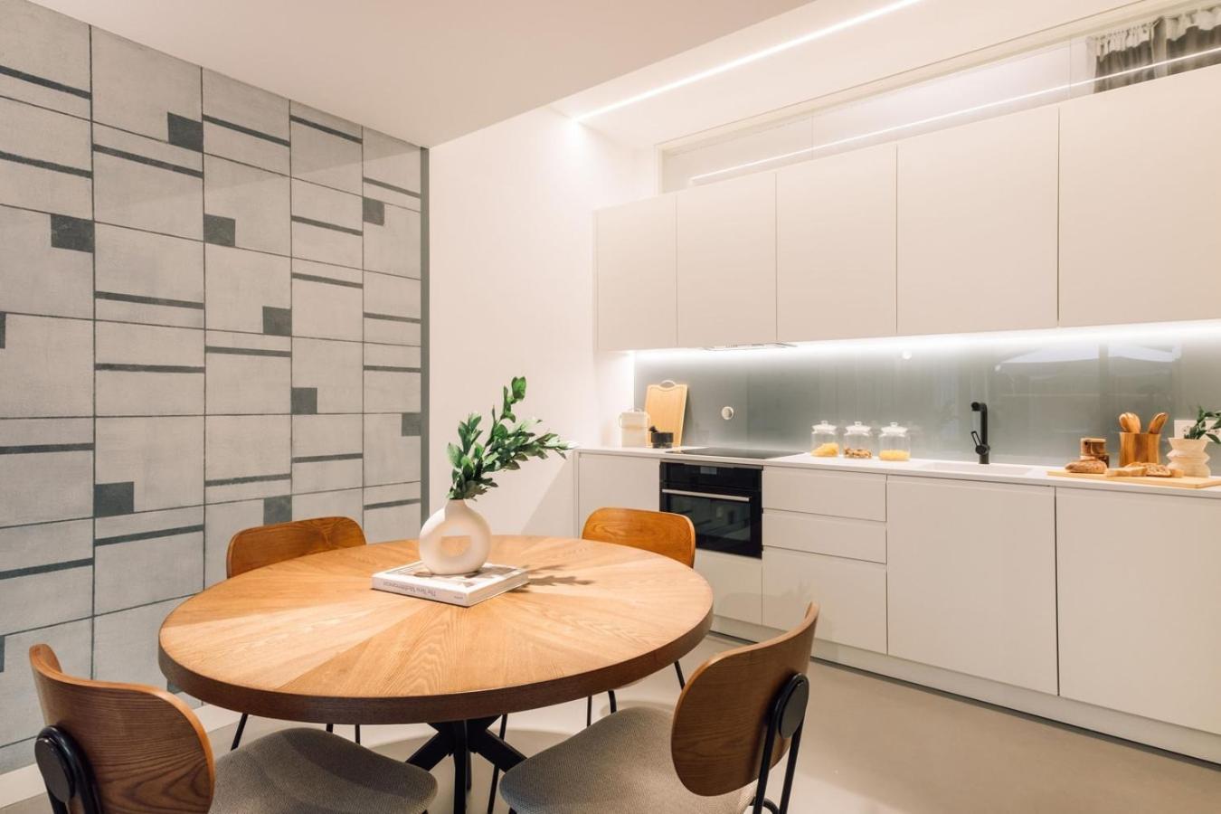 Alvor - 2 Bedrooms And Terrace In Santo Antonio * Lisboa