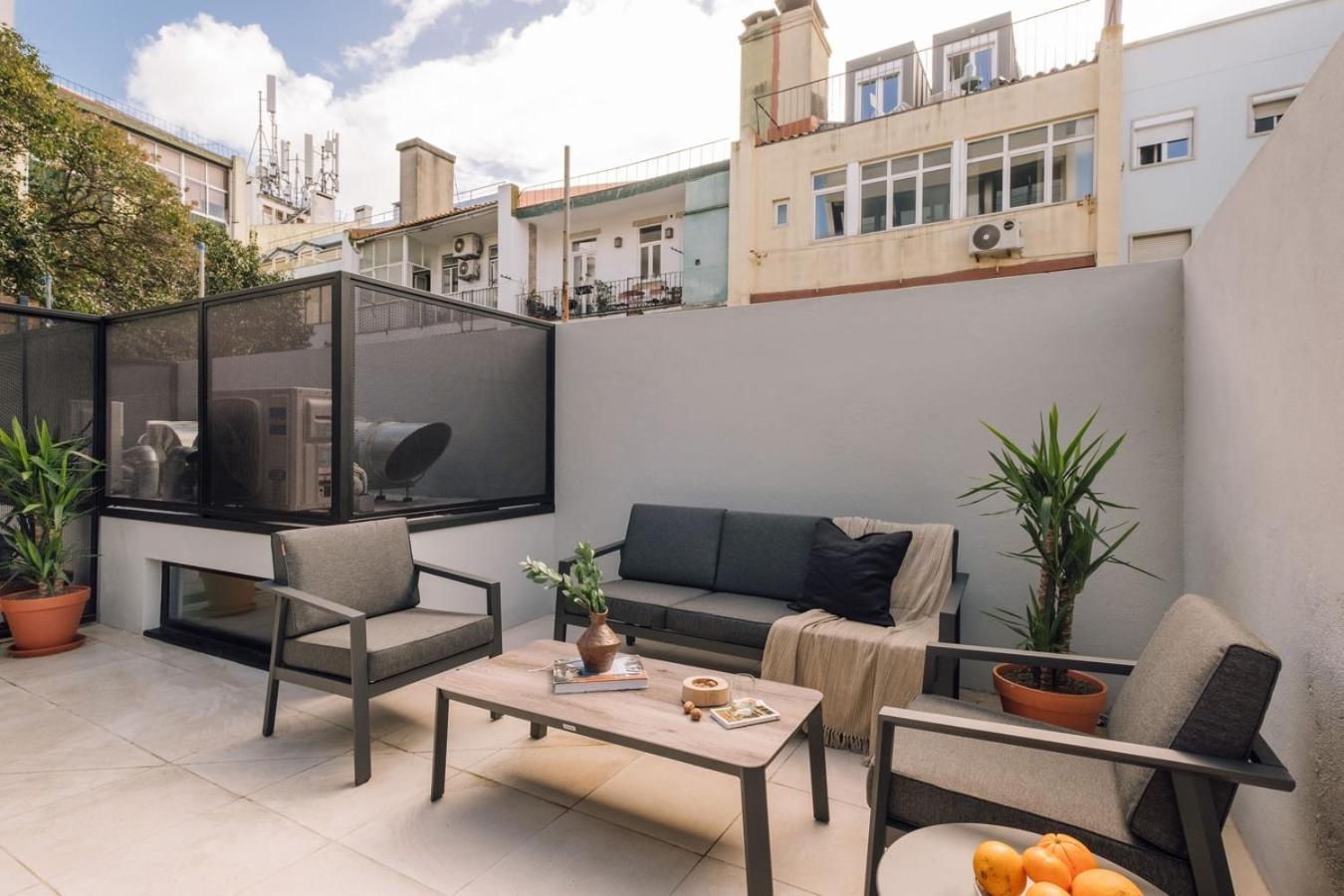 Alvor - 2 Bedrooms And Terrace In Santo Antonio